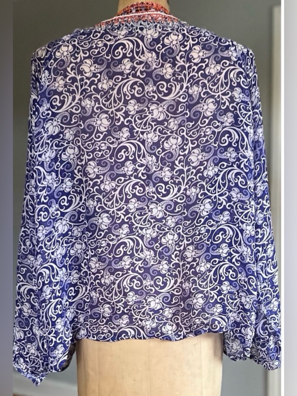 TAJ Sabrina Crippa Beaded 100% Silk Lightweight Top XS - Picture 2 of 13